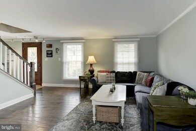 2902 Rock Manor Ct, Herndon, VA 20171 - photo 2