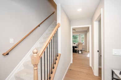 8205 Indian Trail Dr, Cincinnati, OH 45243 - photo 5