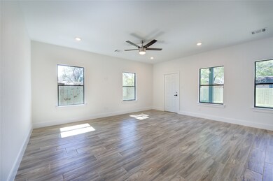 950 Junell St, Houston, TX 77088 - photo 7
