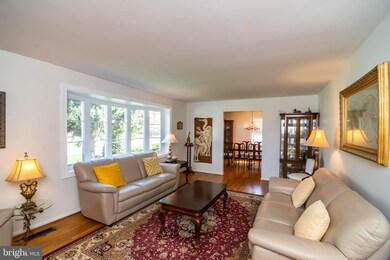 17528 Queen Elizabeth Dr, Olney, MD 20832 - photo 5