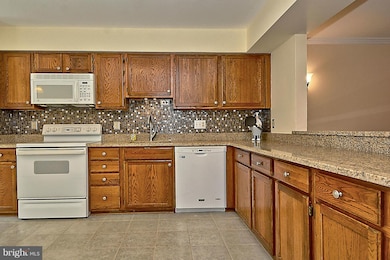 9004 Daum Ct, Springfield, VA 22153 - photo 4