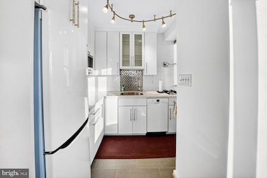 General Scott Apartments unit 708, Washington, DC 20036 - photo 5