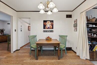 511 S Wilson Ave, Cushing, OK 74023 - photo 6