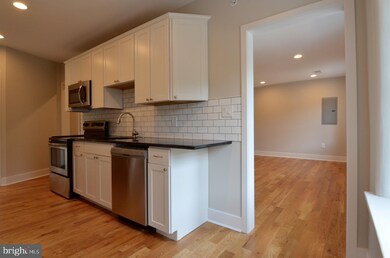 400 W Wayne Ave unit 2, Wayne, PA 19087 - photo 5