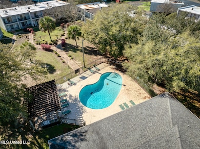 3230CumberlandRdamenities-23