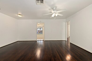 55 Trenwood Ln, Houston, TX 77022 - photo 7