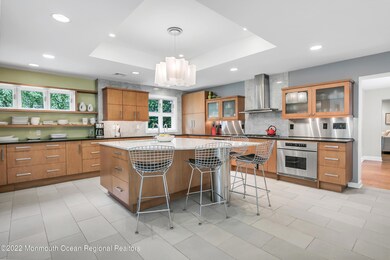 Chef's Kitchen w/double ovens