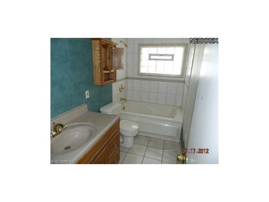 25608 Breckenridge Dr, Euclid, OH 44117 - photo 6