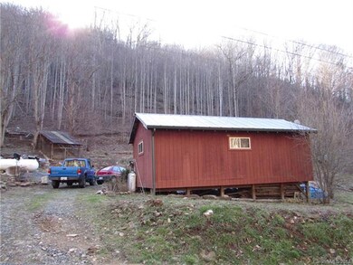 346 Simms Fork Rd, Burnsville, NC 28714 - photo 3