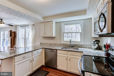 8491 Middle Run Dr, Springfield, VA 22153 - photo 5