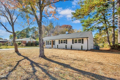 823 Carol St, Fayetteville, NC 28303 - photo 3