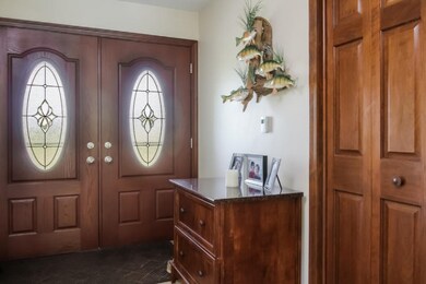 005-Foyer-1815709-small