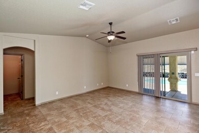 3030 Chemehuevi Blvd-10