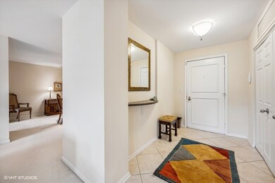 2000 Chestnut Ave unit 210, Glenview, IL 60025 - photo 2