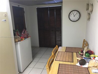 EAT IN KITCHEN WITH WASHER & DRYER