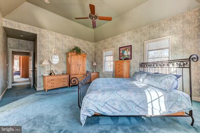 5465 Mcginnis Ct, Doylestown, PA 18902 - photo 4