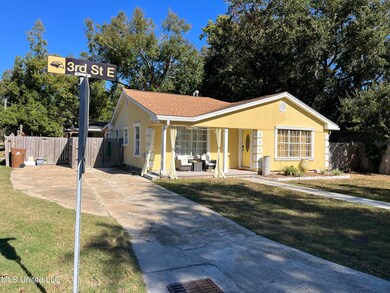 300 E 3rd St, Long Beach, MS 39560 - photo 2