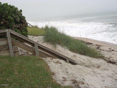WALK WAY TO THE OCEANSHORE