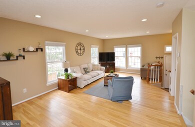14083 Winding Ridge Ln, Centreville, VA 20121 - photo 4