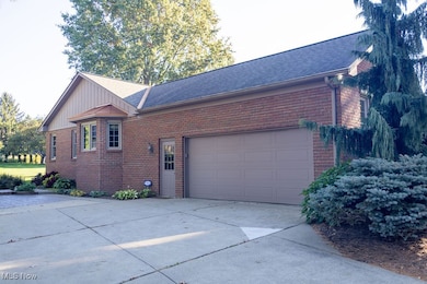 5433 Cinderford St NW, Canton, OH 44718 - photo 2