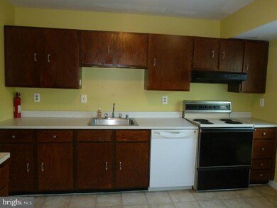 15045 Joshua Tree Rd, North Potomac, MD 20878 - photo 7