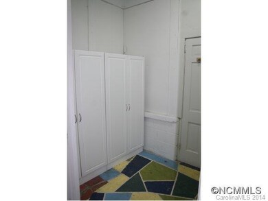 Laundry cabinets that convey