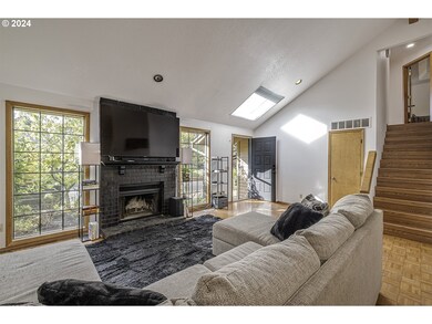 17529 SW Beaver Ct, Beaverton, OR 97006 - photo 5