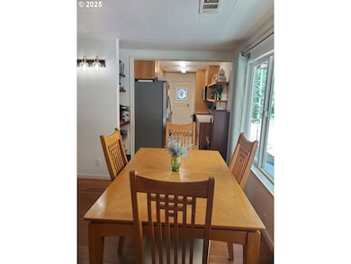 753 Albert Ave, Glendale, OR 97442 - photo 4