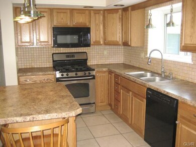 1331 Butternut Ln, Macungie, PA 18062 - photo 2