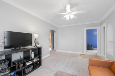 507 N Center St, Tuscola, IL 61953 - photo 4