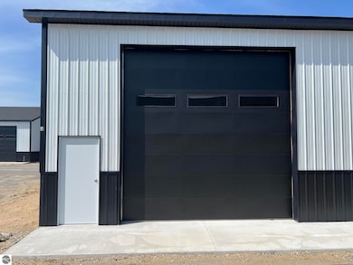 6819 S M-37 unit 32, Kingsley, MI 49649 - photo 2