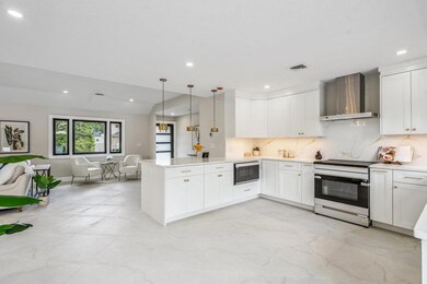 31 Kalda Ln, Plainview, NY 11803 - photo 5