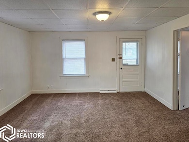 927 E Mary St, Ottumwa, IA 52501 - photo 5