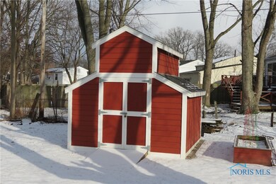 Pretty red shed against the snow!! Wood floor, lof