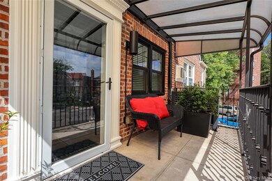 67-04 Selfridge St unit 2nd Fl, Flushing, NY 11375 - photo 2