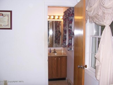 138 Park Ln, East Stroudsburg, PA 18301 - photo 7