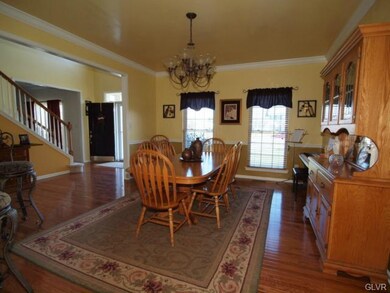 7163 Moonbeam Ln, Macungie, PA 18062 - photo 5