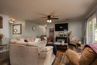 776 W Pearl St, Bolivar, MO 65613 - photo 4