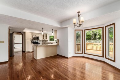 S_-_7816_Slate_Ridge_Blvd_-_044