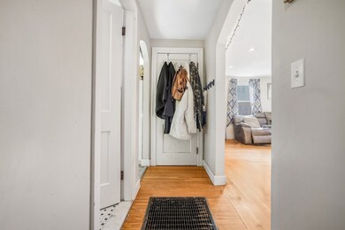 85 Forbes St, Riverside, RI 02915 - photo 7