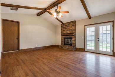 2201 NE 8th St, Moore, OK 73160 - photo 7