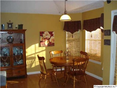 Brkfst area also has Bay Window.