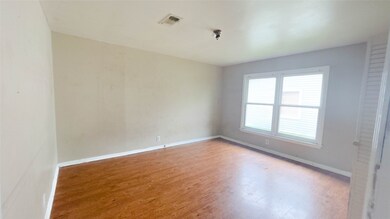 6820 Beachwood St, Houston, TX 77021 - photo 6