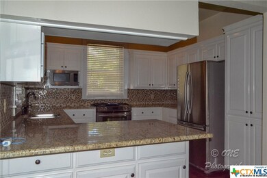 215 Scott St, San Marcos, TX 78666 - photo 7