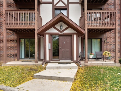 508 Taylor Ave unit A, Glen Ellyn, IL 60137 - photo 2