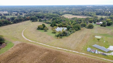 10636 Audrain Road 957, Centralia, MO 65240 - photo 2