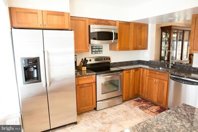 3772 Angelton Ct, Burtonsville, MD 20866 - photo 3