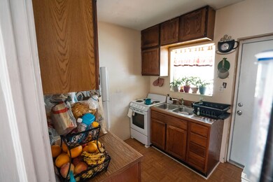 Side 1 Kitchen