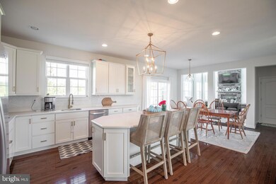 213 Winterberry Ln, Chalfont, PA 18914 - photo 4