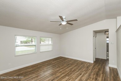 005-photo-living-room-8948272